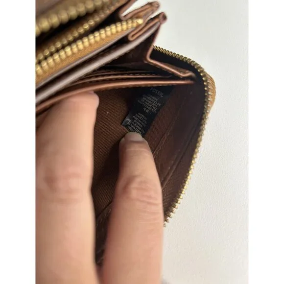 Fossil Caroline Leather Chevron Colorful Zip Around RFID Wallet - Picture 2 of 10